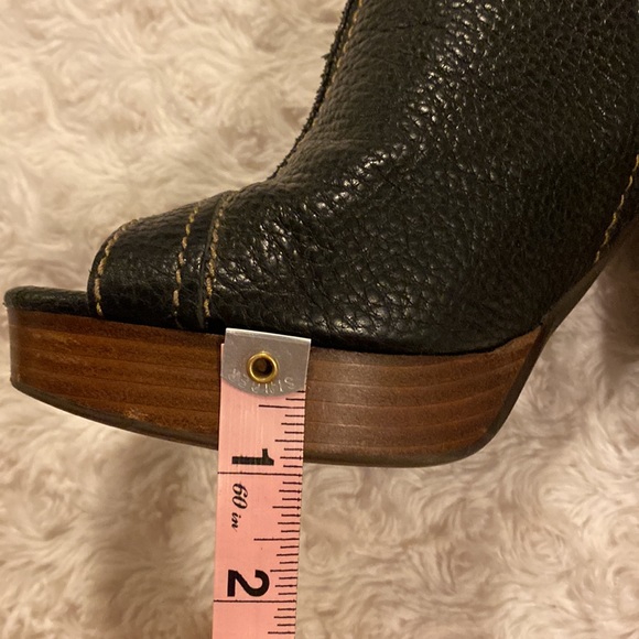 LUCKY BRAND - LIKE NEW 9.5 - Picture 11 of 15